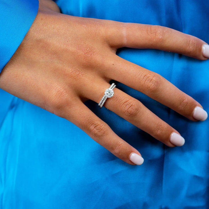Round Diamond Halo Ring