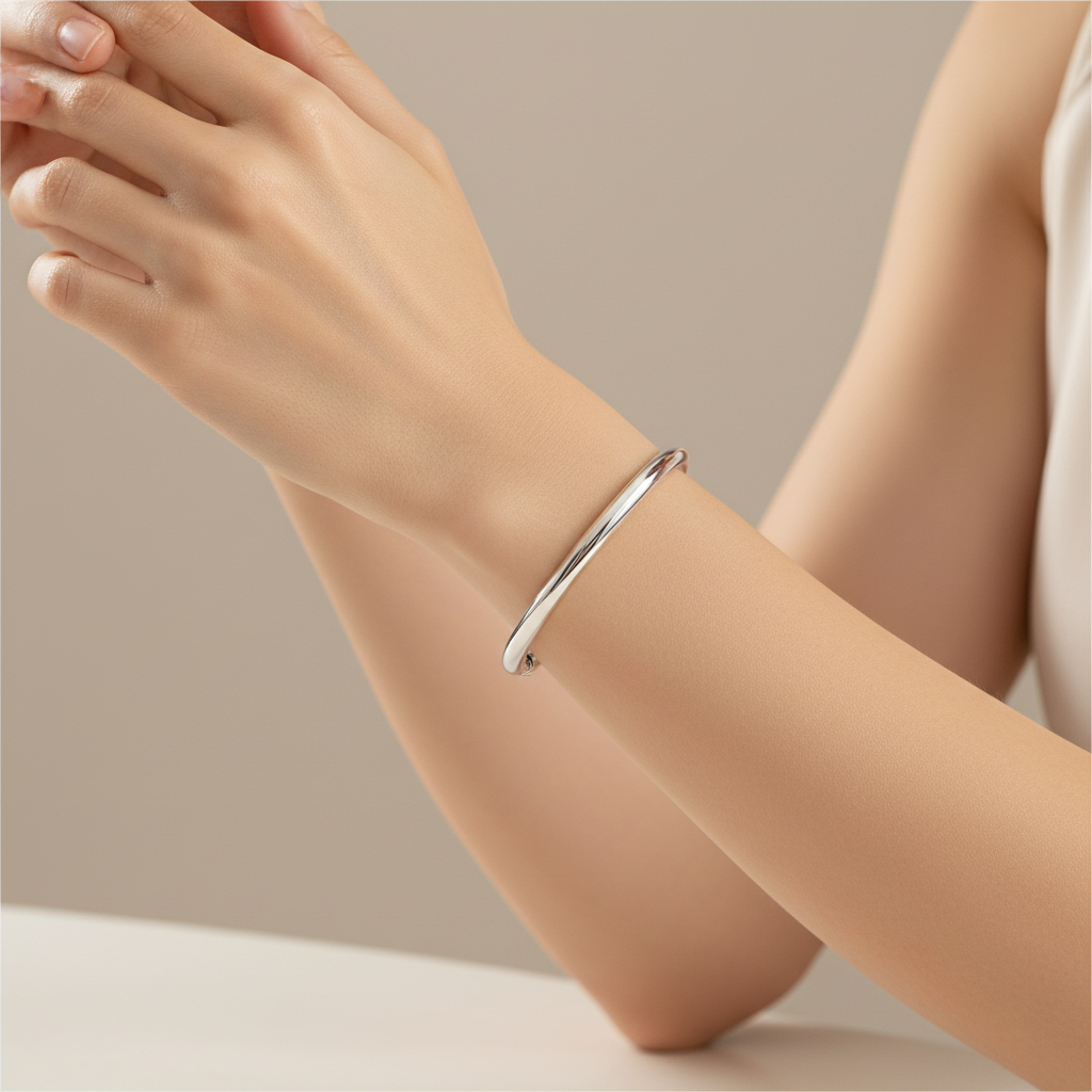 Miss Mimi Sleek and Simple Bangle