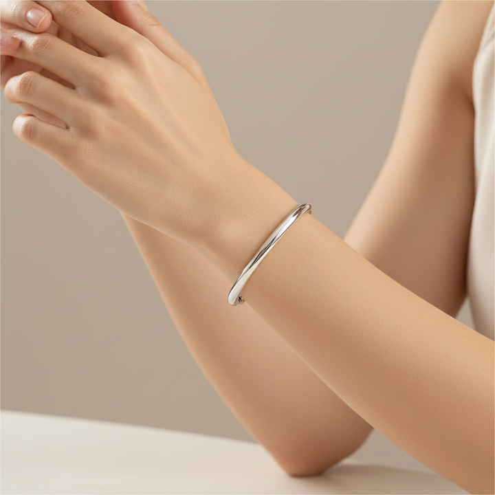 Miss Mimi Sleek and Simple Bangle