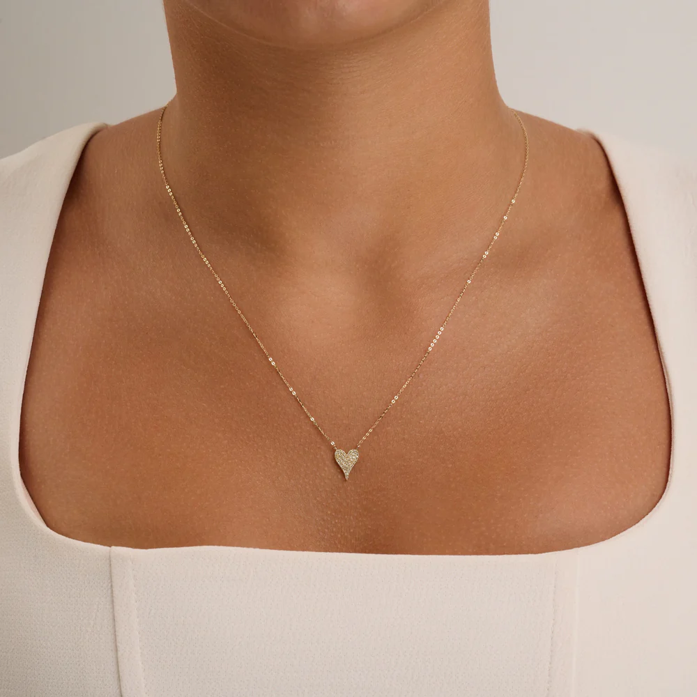 Collier diamant petit cœur allongé 