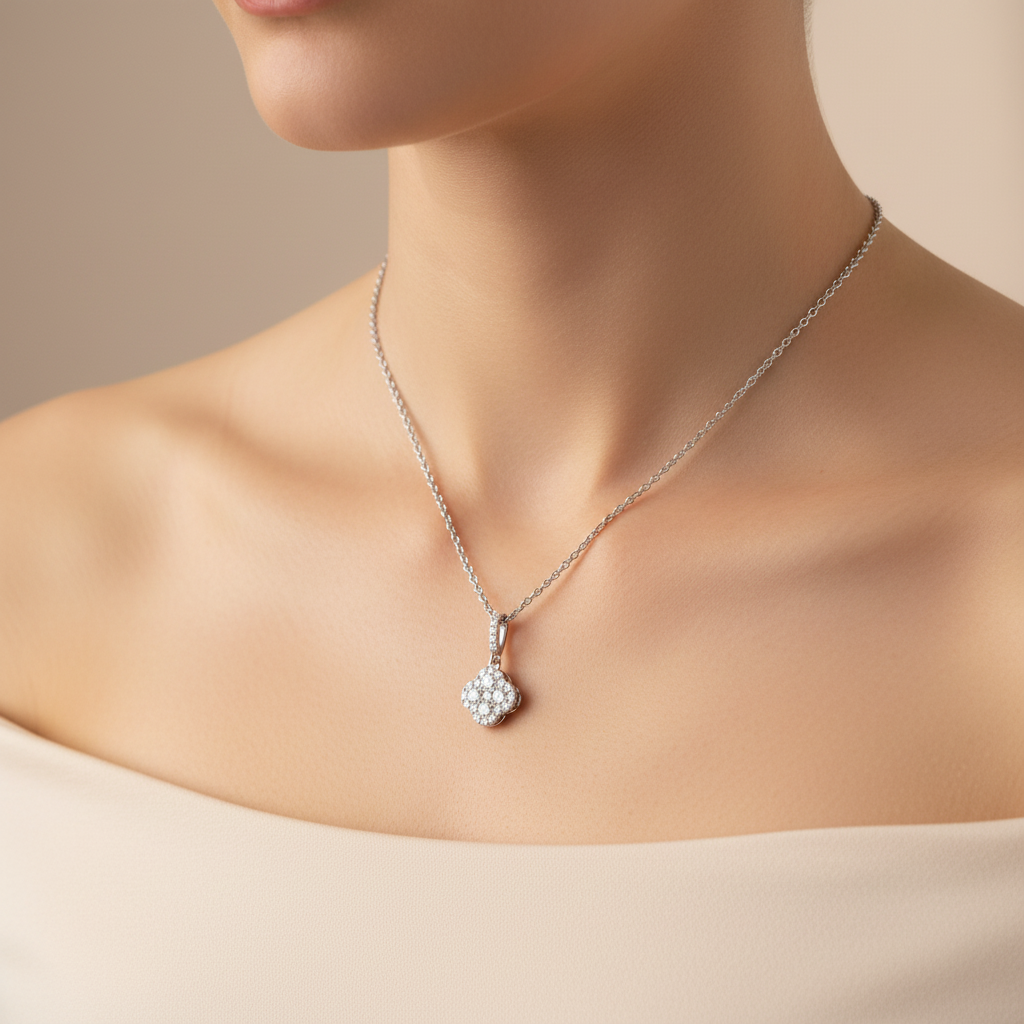 Miss Mimi Clover Shape Pendant Necklace