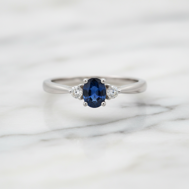 Bague Trinity en or 18 carats, saphir et diamants