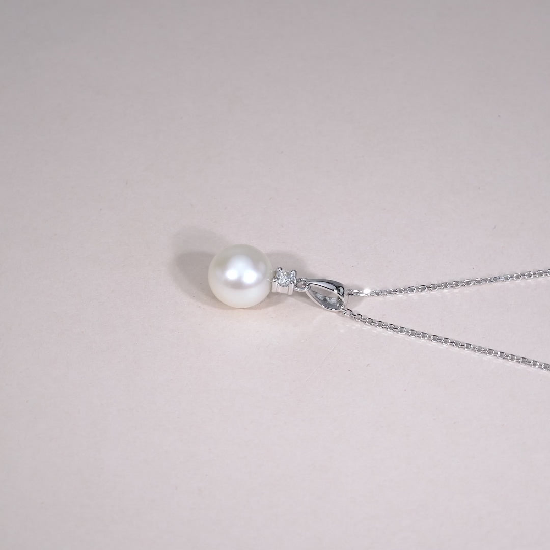 14K White Gold freshwater pearl & Diamond necklace by ORLY Jewellers